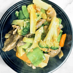 Best Beef with Garlic Sauce in Ludlow, MA